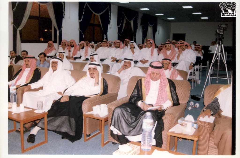 إحدى محاضرات الدكتور / غيثان جريس – إدارة الدكتور / صالح عون الغامدي …