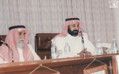 – من محاضرة : يونس السروري – تقديم / أحمد عبد الخالق . – وأمسية شعرية : محمد العيد الخطرواي – سعد الهمزاني – إبراهيم طالع الألمعي .