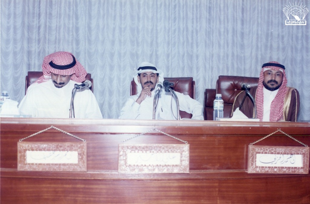 أمسية شعرية : محمد زايد الألمعي -أحمد الحربي وسواهما …