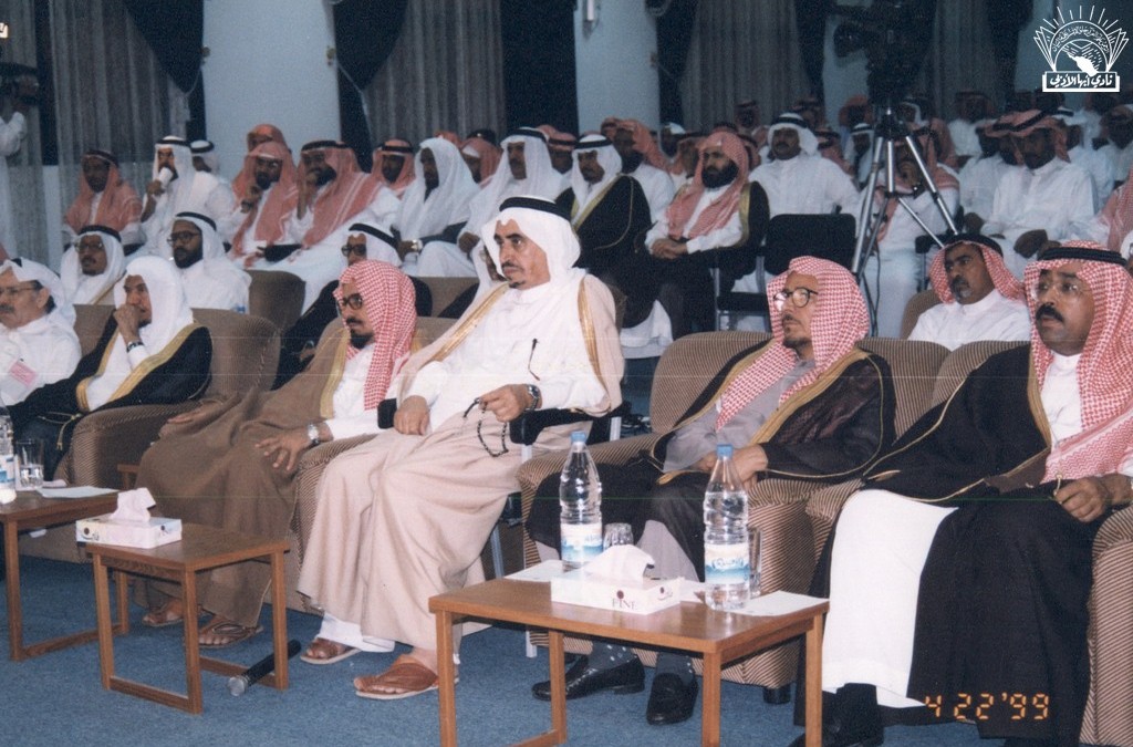 ومن أماسي النادي الشعرية : د . مبروك عطية أبو زيد – د. محمد المازني .