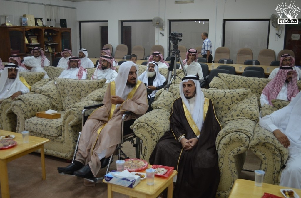 من &nbsp;مشاركة&nbsp; اللجنة الثقافية &nbsp;بمحافظة رجال &nbsp;ألمع الصيفية – تكريم الأديب / &nbsp;زاهر بن&nbsp;عواض الألمعي&nbsp; :