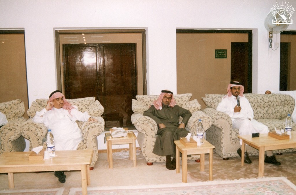 مسامرات النادي بين مسؤولين وأدباء ….