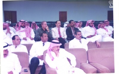 إحدى محاضرات النادي الثرية ..