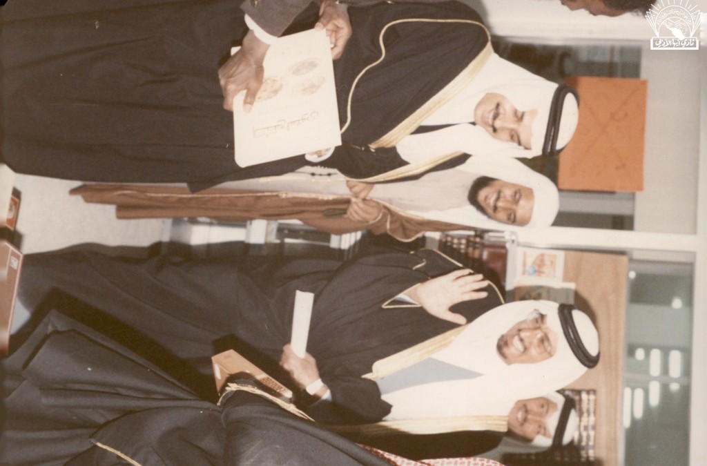 أحد معارض الكتب التي أقامها النادي .. افتتحه أمير المنطقة / خالد الفيصل ونائبه المير / فيصل بن بندر ….