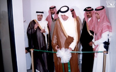 إحدى زيارات أمير المنطقة / خالد الفيصل مقر النادي في افتتاح منتدى الرواد بمقر النادي . ..