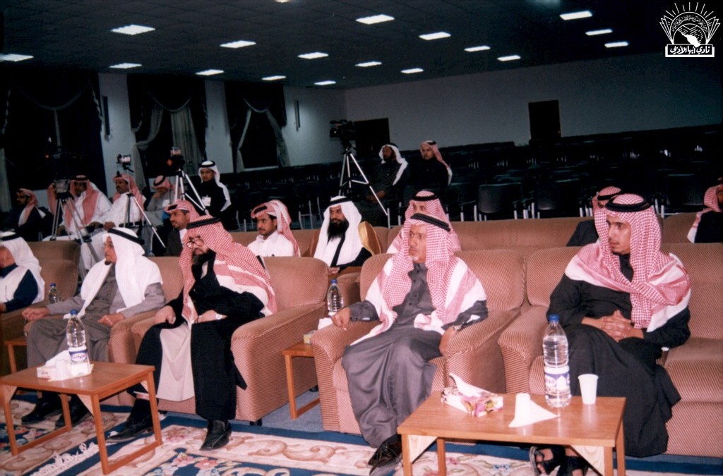 من محاضرة حول الانتخابات البلدية : – د. محمد آل زلفة – حمدان العصيمي – حسن جدعان الشهري .