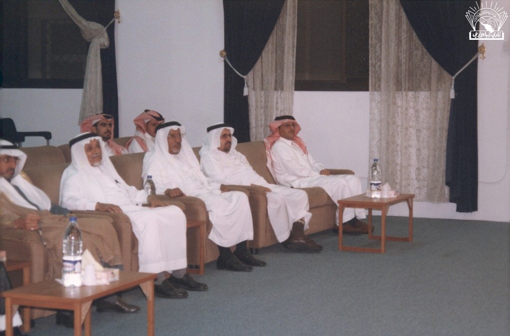 أمسية شعرية للشعراء : – أيمن عبد الحق – خلف العسكري – زايد حاشد .