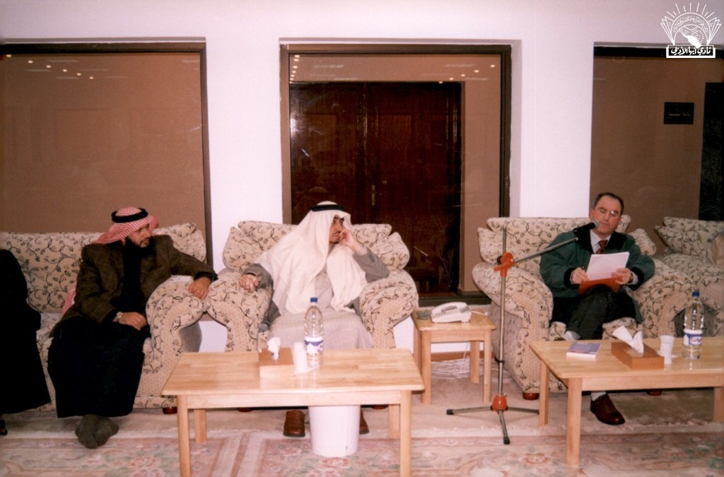 أحد ضيوف النادي في مسامراته .