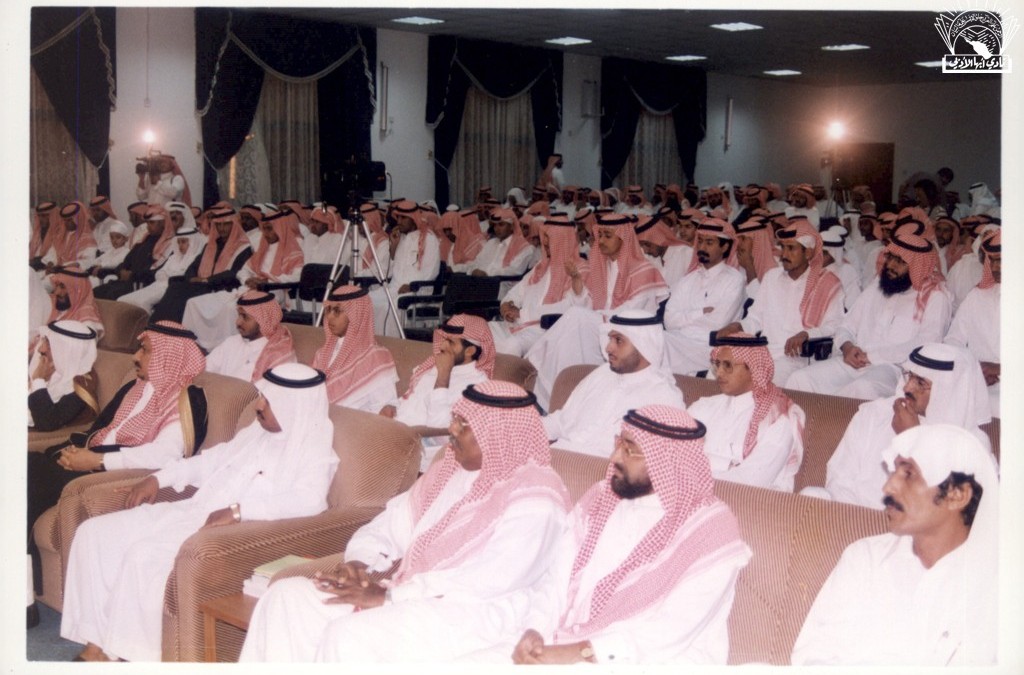 من ملتقى الشعر الأول