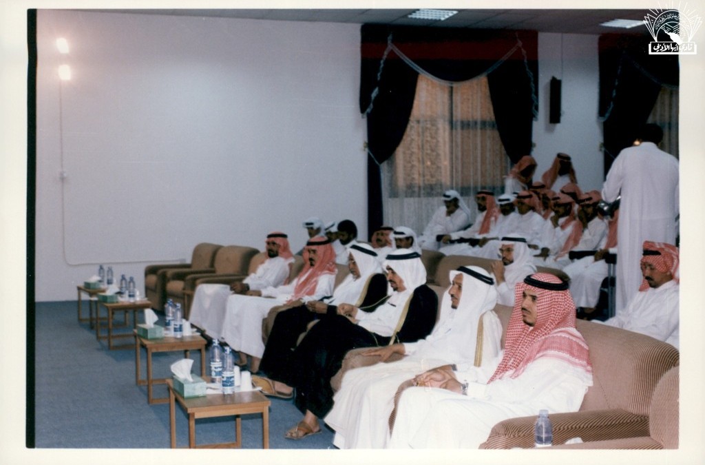 ( قصة الأدب الإسلامي ) : محاضرة للدكتور / عبد القدوس أبو صالح . إدارة الدكتور / عبد الله بن محمد أبو داهش .