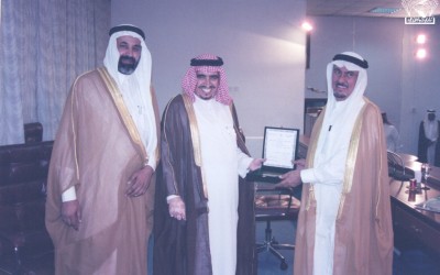 صور من تكريم الأدباء : – إبراهيم طالع الألمعي – د. عبد الرحمن محسني – علي إبراهيم مغاوي . وصور تذكارية لبعض الشخصيات .