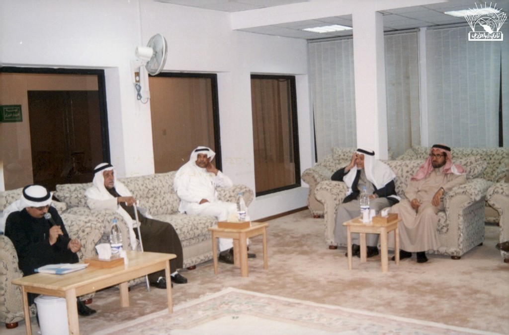الأديب / خالد اليوسف ضيفا مسامِرا في النادي …