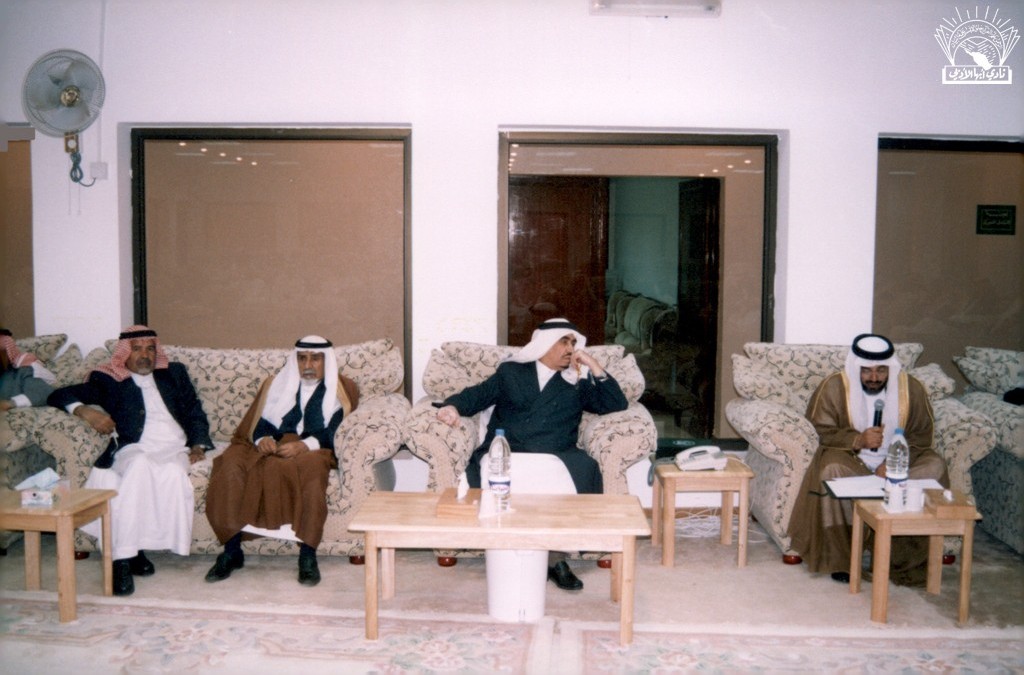 – مسامرة مع الأستاذ / عبد الله الهنيدي – ولقطات من أمسية شعرية سابقة …