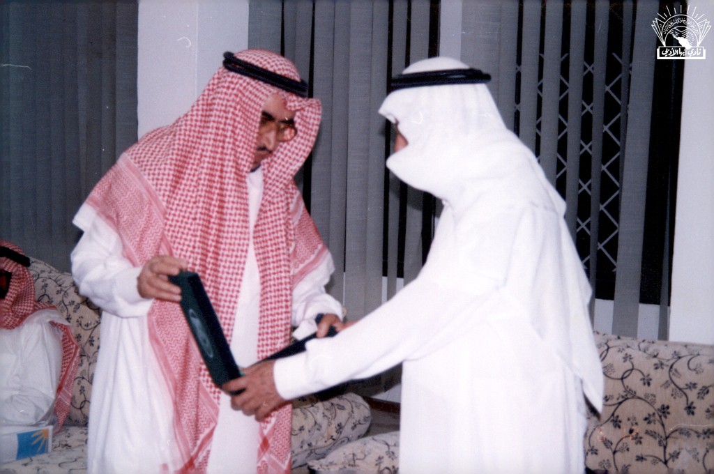 من مسامرة مع الأديب / يحي بن إبراهيم الألمعي .