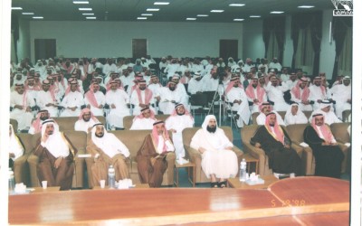 من الملتقى الشعري الأول بحضور الأمير / خالد الفيصل … وذكرى الشاعر / الحسن بن علي الحفظي ..