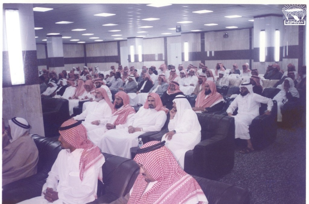 أحد اللقاءات في النادي + أمسية شعرية : إبراهيم طالع الألمعي – سعد الهمزاني وآخرون …